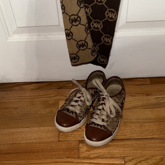 Michael Kors shoes and scarf set Brown and Tan women’s Shoes - Picture 1 of 16